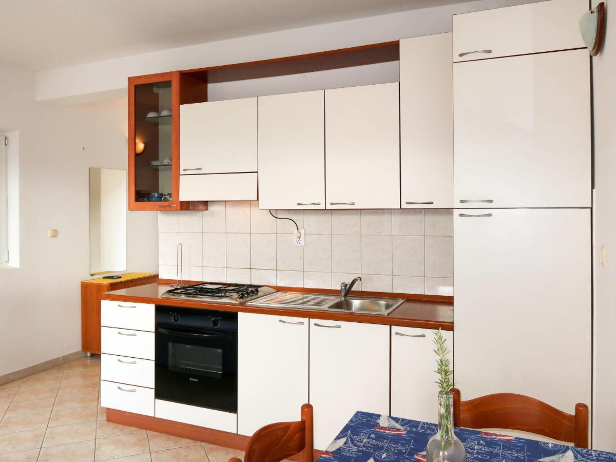 Apartament Buda - Hvr215 By Interhome